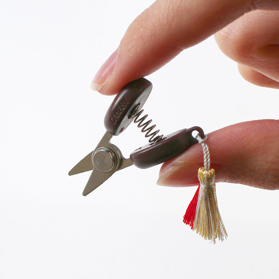 【Respect for the Aged Day Selection】Easy Threader &amp;  Seki Mini Scissors Set