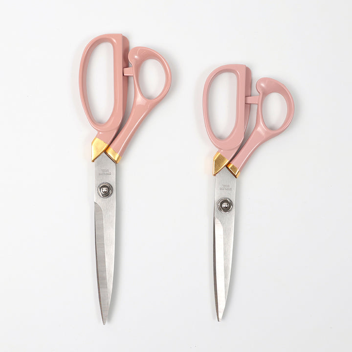 [Available in Limited Quantities] Seki Sakura Sewing Shears with Lacquered Handles and Gold Leaf Accents (45-411)