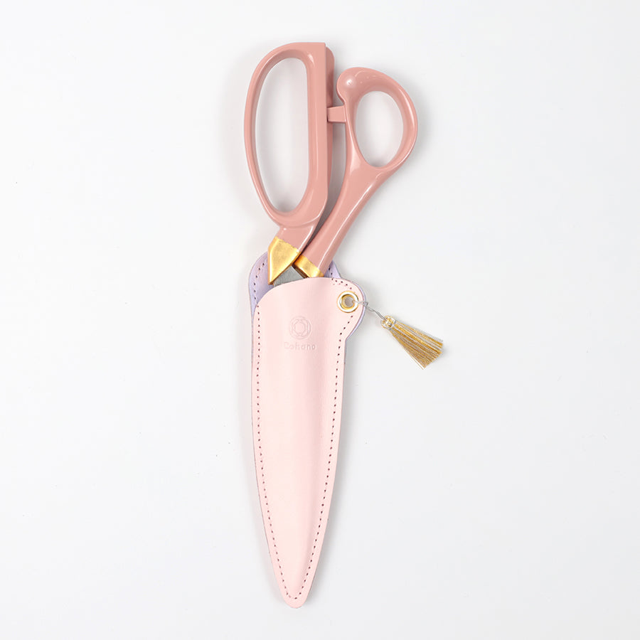 [Available in Limited Quantities] Seki Sakura Sewing Shears with Lacquered Handles and Gold Leaf Accents (45-411)