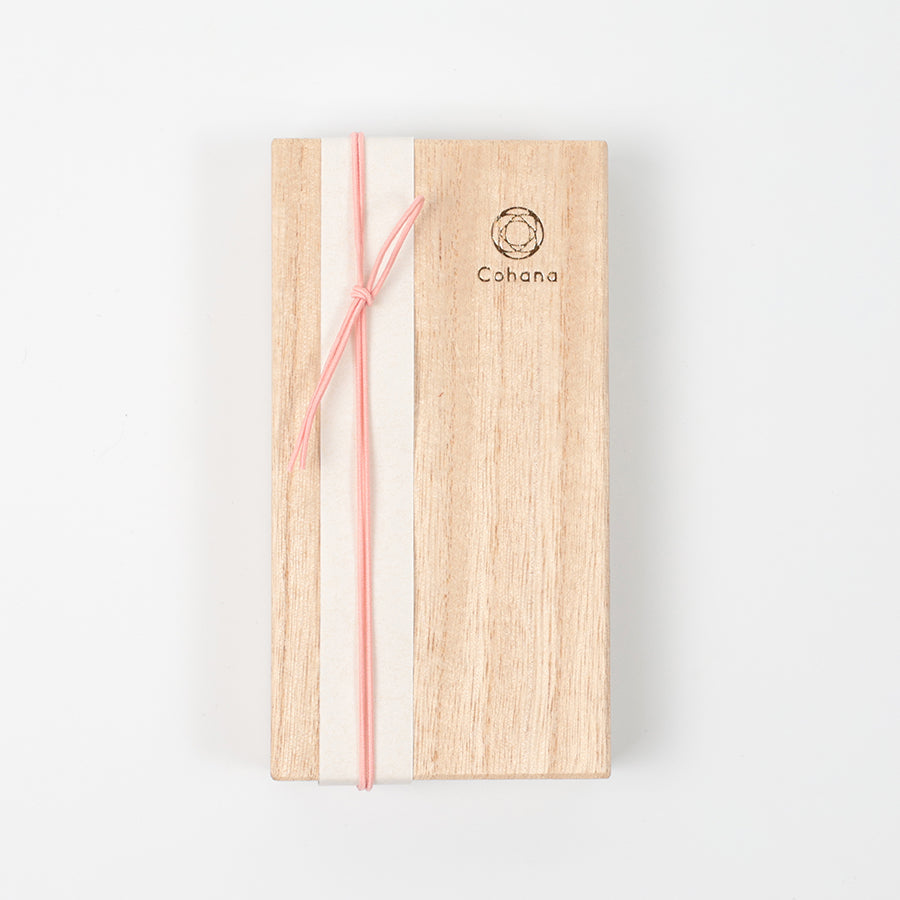 [Available in Limited Quantities] Small Scissors with Lacquered Handles – Sakura (45-412)