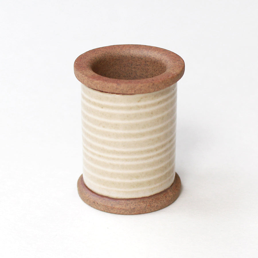 [Available in Limited Quantities] Hasami Magnet Pin Holder White with a Rose Sewing Pin