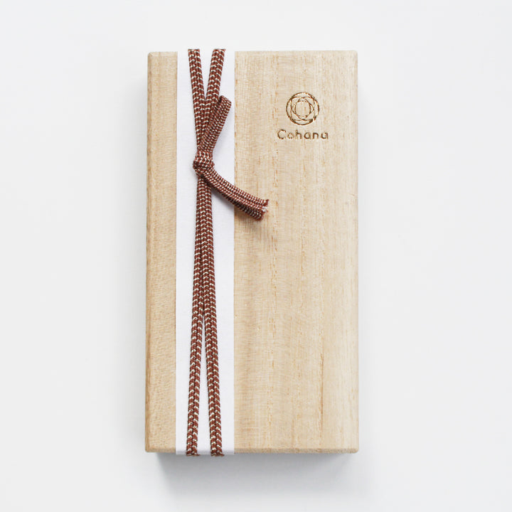 [Available in Limited Quantities] Small Scissors with Lacquered Handles Tamenuri with a Rose Charm