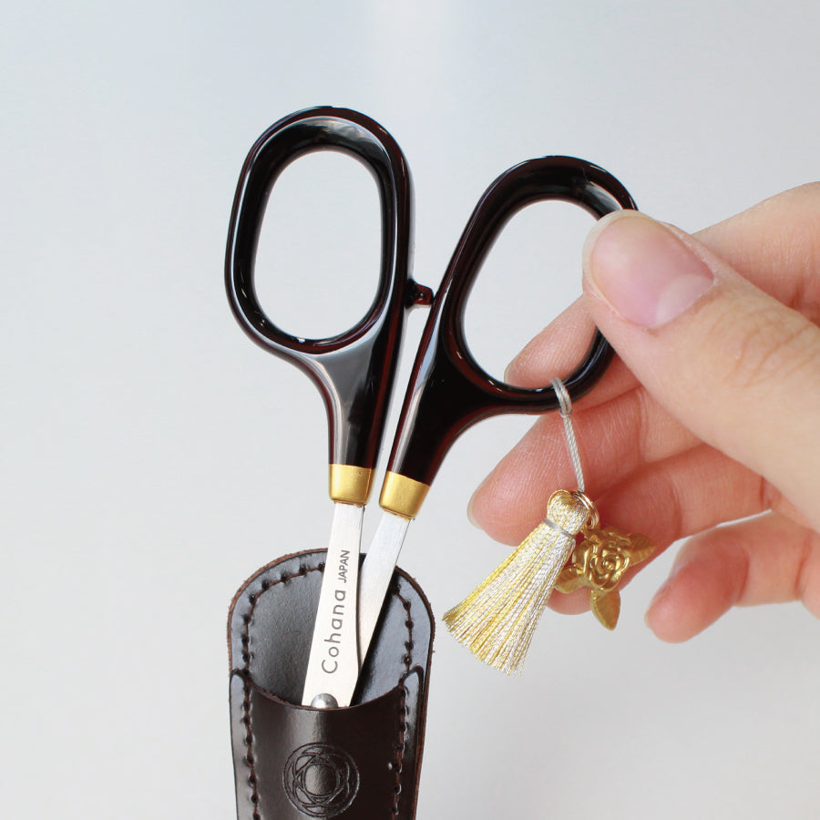 [Available in Limited Quantities] Small Scissors with Lacquered Handles Tamenuri with a Rose Charm