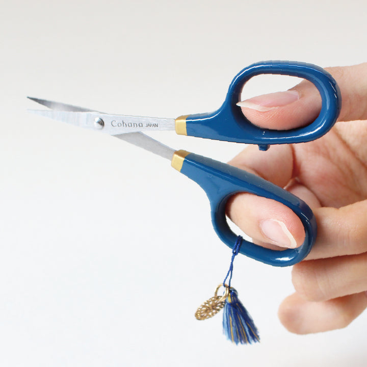 [Pre-order: Expected Arrival Mid-October] Small Scissors with Lacquered Handles – 紺藍 (45-468)
