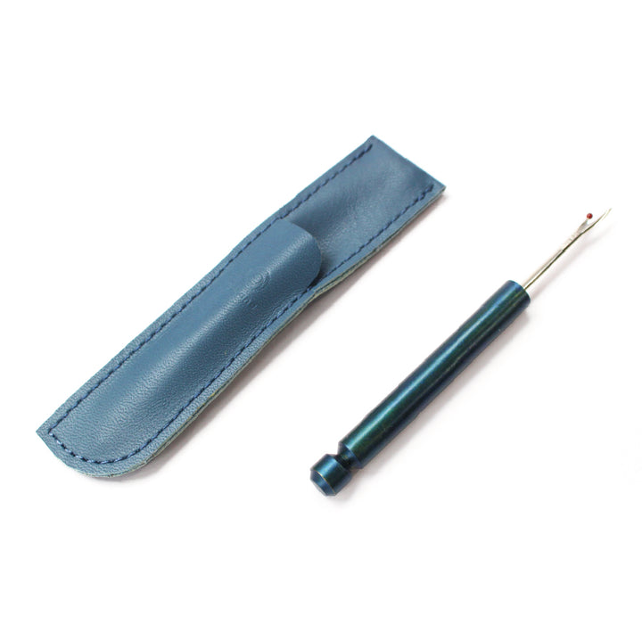 [Pre-order: Estimated Arrival in Mid-October] Lacquered Brass Seam Ripper – 紺藍 (45-474)