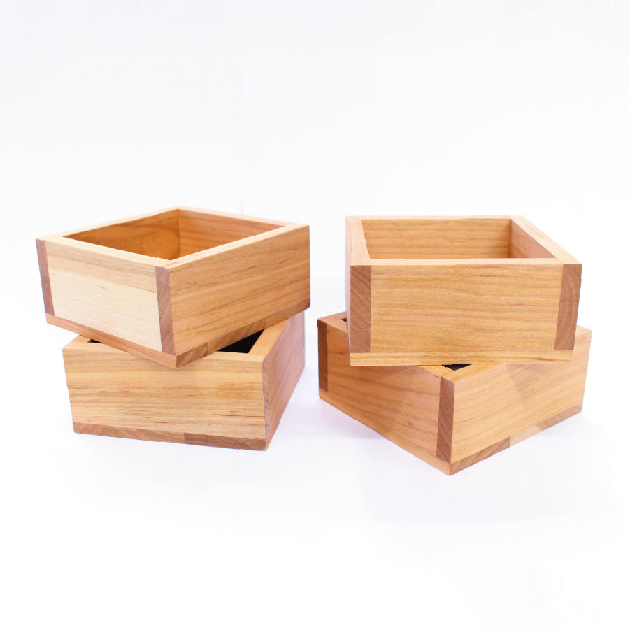 [Pre-order: Estimated Arrival in Mid-October] Awaji Tile Box &amp; Mini Sewing Set – 紺藍 (45-480)