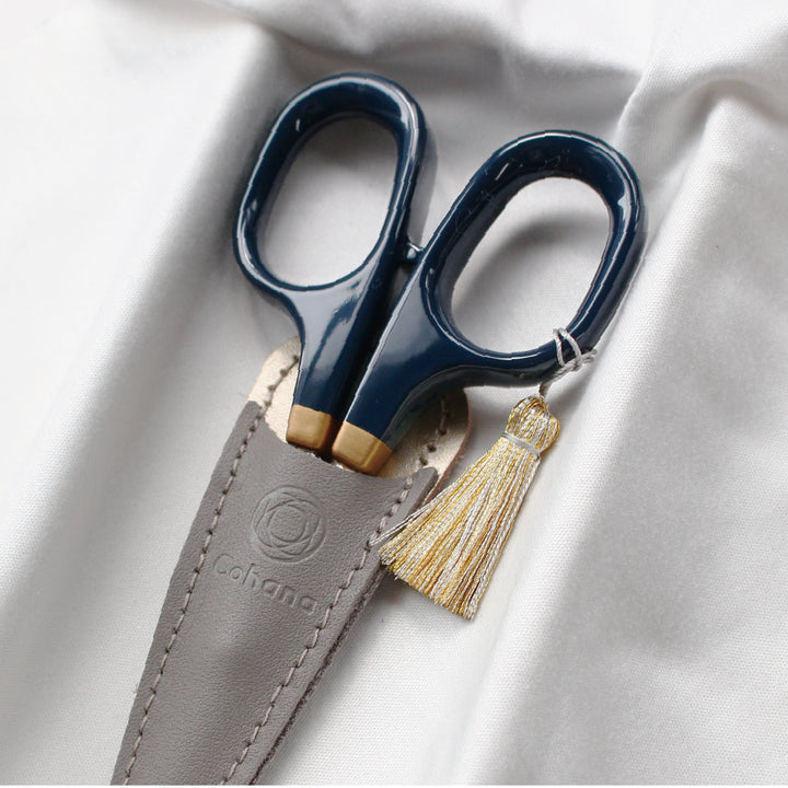 [Pre-order: Estimated Arrival in Mid-October] Small Scissors with Lacquered Handles – 濃藍 (45-483)