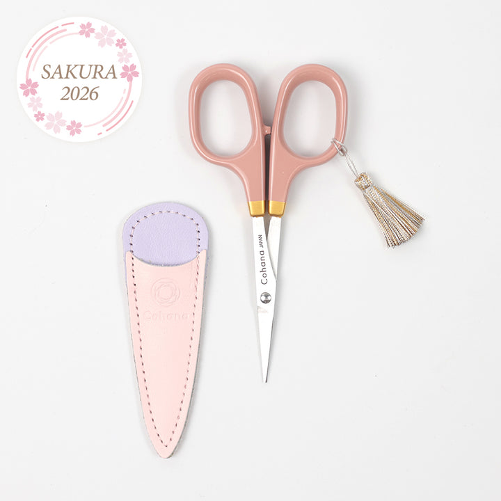 [Available in Limited Quantities] Small Scissors with Lacquered Handles – Sakura (45-412)