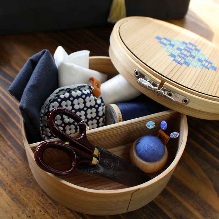 Small Scissors with Lacquered Handles (Tamenuri) (45-139)