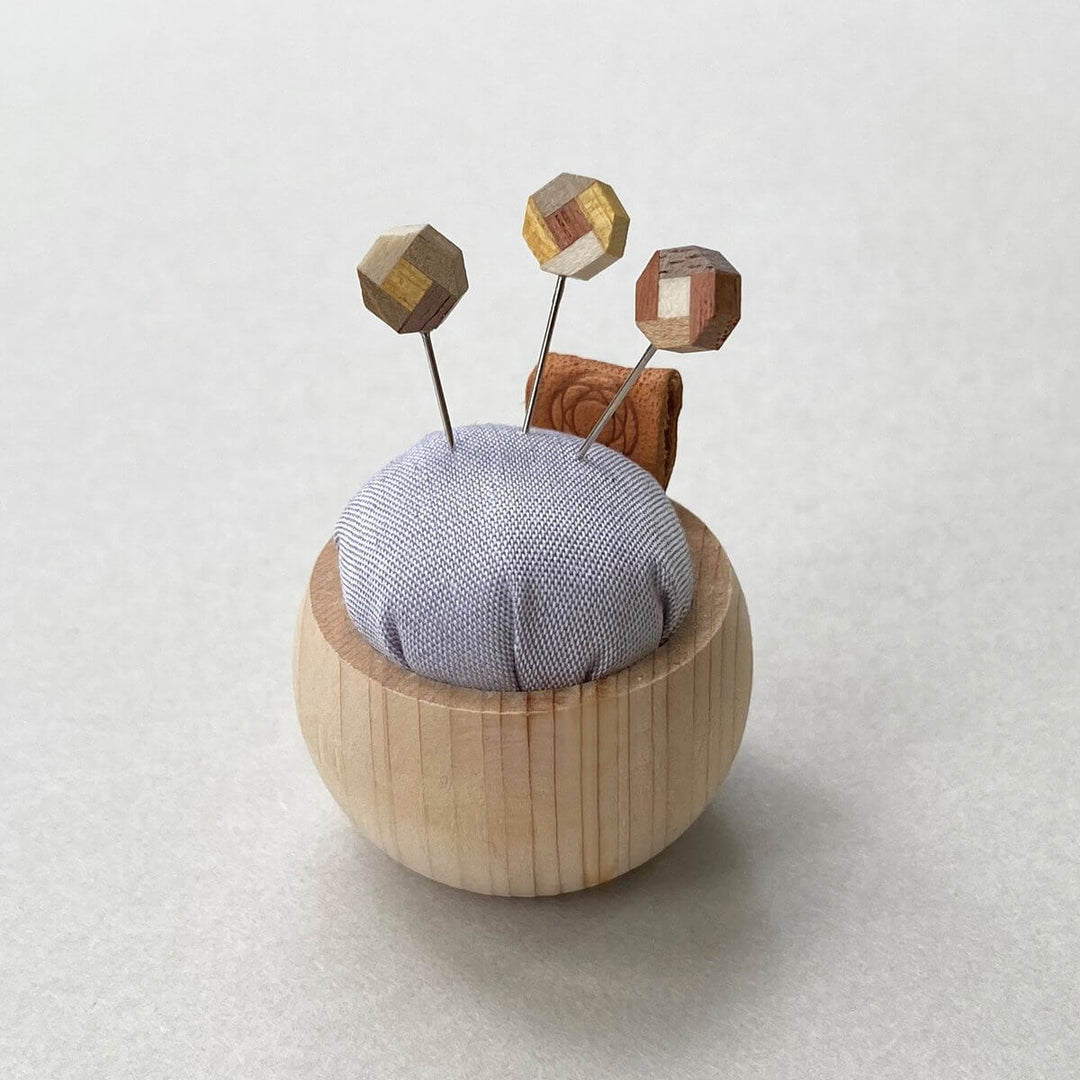 寄木細工のお花の待針 (45-182) - Cohana Online Store