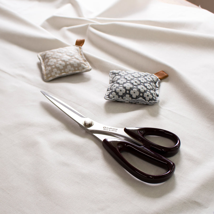 Seki Sewing Shears with Lacquered Handles (Tamenuri) (45-265)