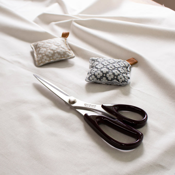 Seki Sewing Shears with Lacquered Handles (Tamenuri) (45-265)