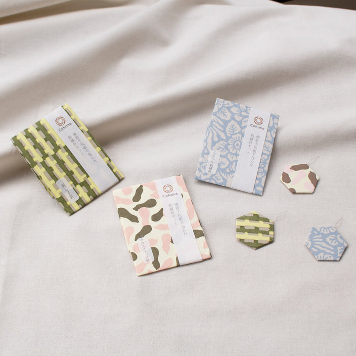 Haibara Chiyogami Needle Threader (45-269)